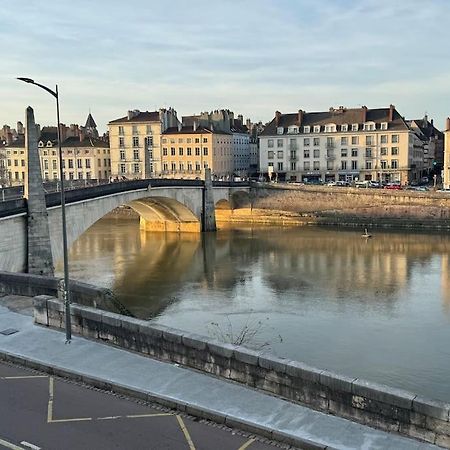 Appartement Avec Magnifique Vue Sur La Saone Et Son Balcon Chalon-sur-Saône Buitenkant foto